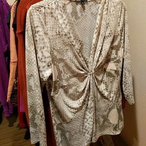 Chaus python print blouse m